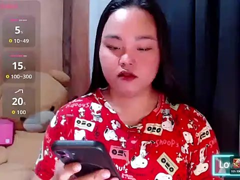 Snapshot of _Lylia chatting on 07-17-26, 10:12 Lylia online show from 07-17-26, 10:12