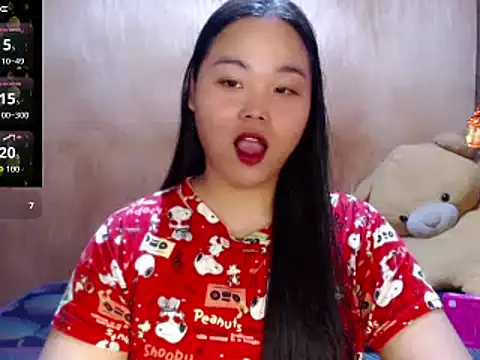 Snapshot of _Lylia chatting on 06-04-26, 01:38 Lylia online show from 06-04-26, 01:38