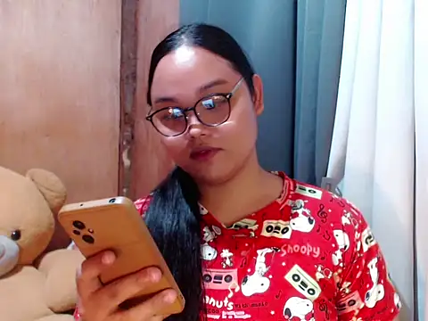  Lylia online show from 12-17-25, 11:21