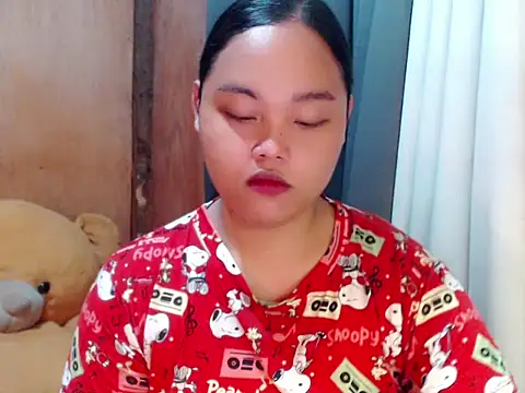  Lylia online show from 11-28-25, 02:56