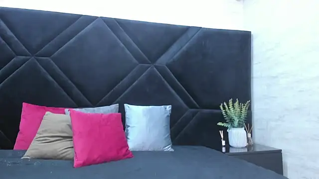 Dantzel  online show from 03-07-26, 06:46