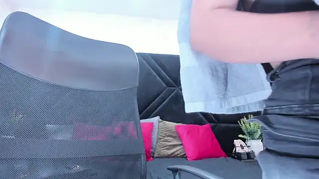 Dantzel  online show from 02-13-26, 07:47