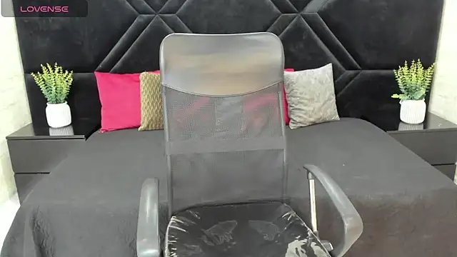 Dantzel  online show from 02-06-26, 07:54