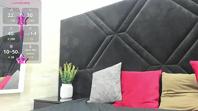 Dantzel  online show from 03-10-26, 07:18