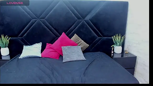 Dantzel  online show from 04-02-26, 05:52