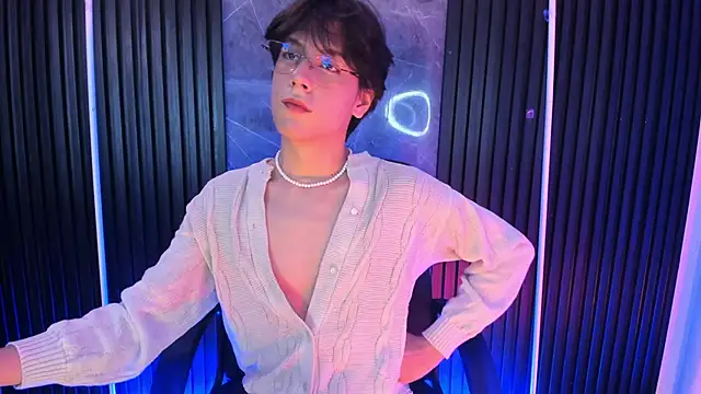 luixdust  online show from 11-13-25, 05:00