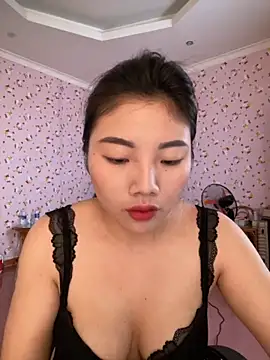 Snapshot of D2sweet chatting on 10-23-25, 03:38 D2sweet online show from 10-23-25, 03:38