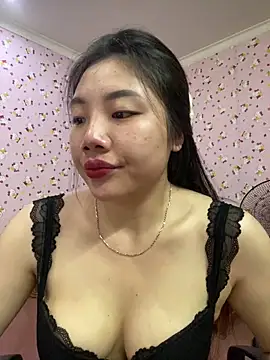 Snapshot of D2sweet chatting on 09-14-25, 11:32 D2sweet online show from 09-14-25, 11:32