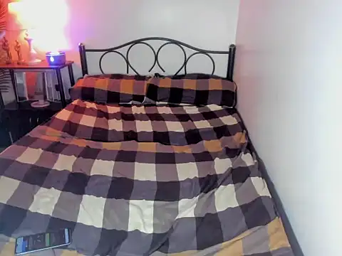 Tanya Scott online show from 09-28-25, 02:24