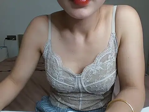 Lucie-Sexy2k online show from 06-16-26, 07:08