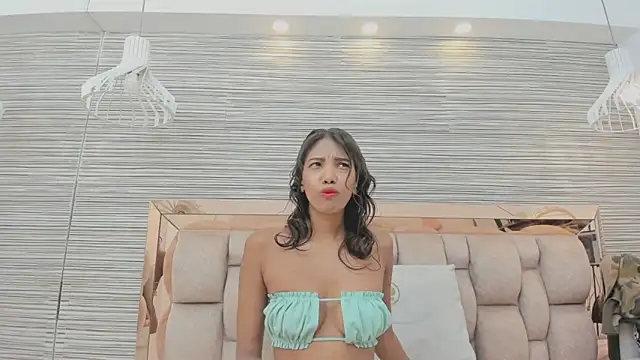 Snapshot of ikia_lopez_ chatting on 06-19-26, 12:00 ikia lopez online show from 06-19-26, 12:00