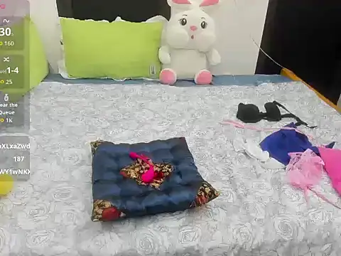 LuckyBabe new01 online show from 09-25-25, 07:09