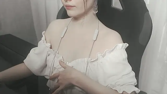 Snapshot of cute_elfy_ chatting on 02-07-26, 02:25 cute elfy online show from 02-07-26, 02:25