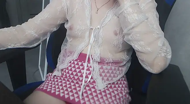 cute elfy  online show from 06-20-26, 01:27