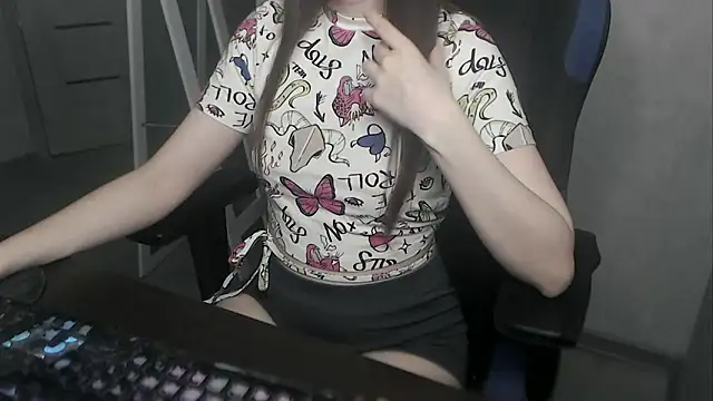 cute elfy  online show from 03-23-26, 01:22