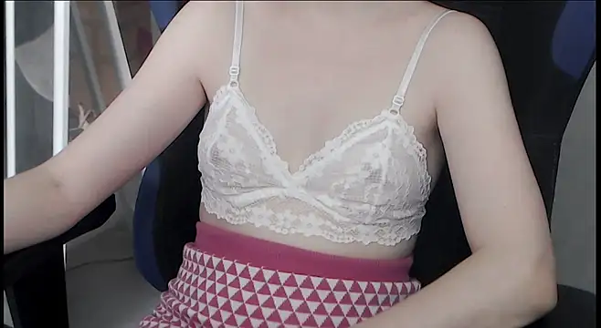 cute elfy  online show from 07-15-26, 01:40