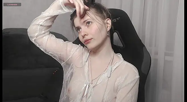 cute elfy  online show from 12-05-25, 02:48