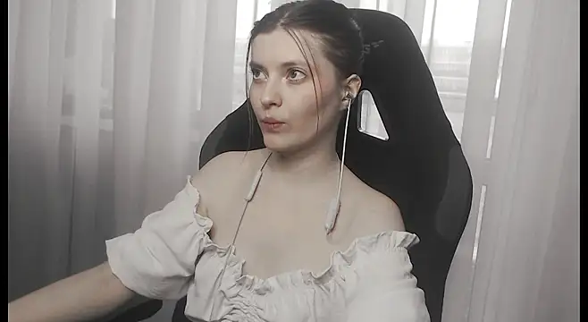 Snapshot of cute_elfy_ chatting on 02-01-26, 01:42 cute elfy online show from 02-01-26, 01:42