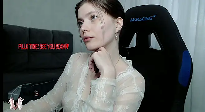 Snapshot of cute_elfy_ chatting on 02-23-26, 01:23 cute elfy online show from 02-23-26, 01:23