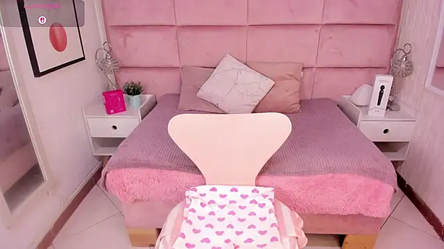 Janah Myers online show from 11-21-25, 01:21