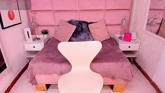 Janah Myers online show from 12-20-25, 12:52