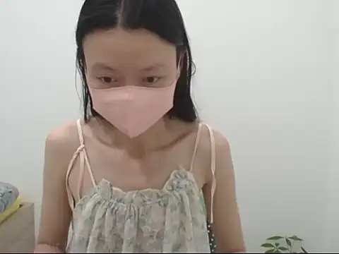 Snapshot of AlinaBaby_x chatting on 10-02-25, 12:25 AlinaBaby x online show from 10-02-25, 12:25