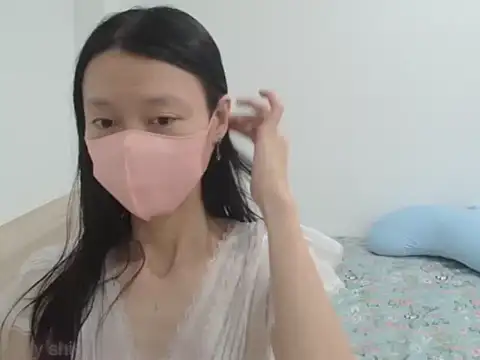 Snapshot of AlinaBaby_x chatting on 10-13-25, 06:31 AlinaBaby x online show from 10-13-25, 06:31