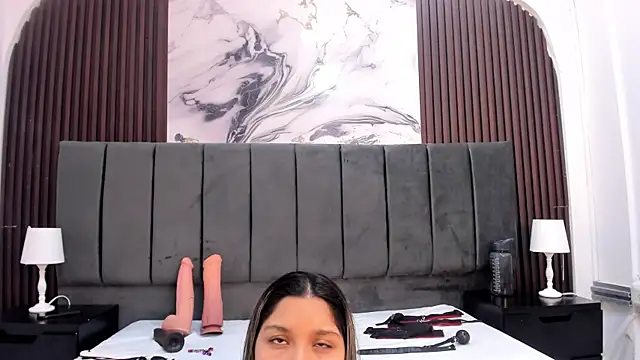 Snapshot of Wonderkloe_ chatting on 06-26-26, 02:23 Wonderkloe online show from 06-26-26, 02:23