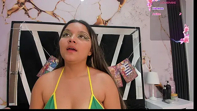 Snapshot of Wonderkloe_ chatting on 07-17-26, 07:44 Wonderkloe online show from 07-17-26, 07:44