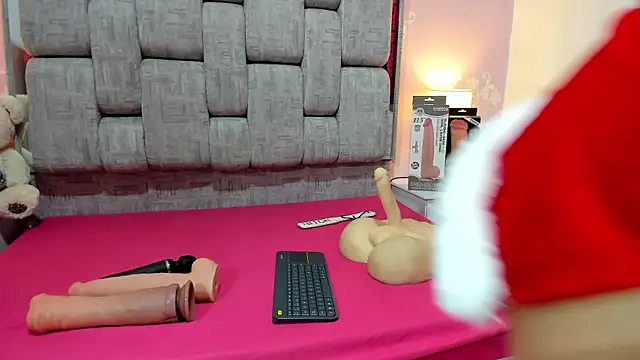 Wonderkloe  online show from 12-14-25, 07:30