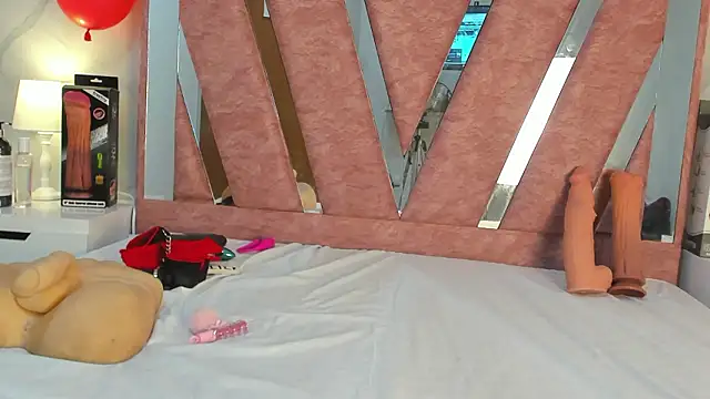 Wonderkloe  online show from 02-23-26, 01:29