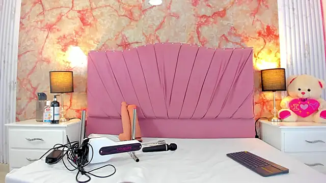 Wonderkloe  online show from 03-29-26, 02:57