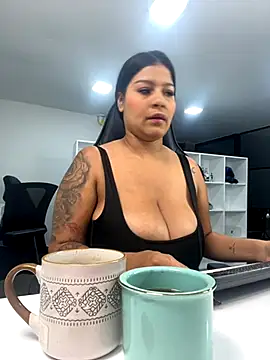 Snapshot of megan_bigboobs_ chatting on 10-14-25, 11:11 megan bigboobs online show from 10-14-25, 11:11