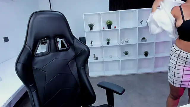 megan bigboobs  online show from 11-05-25, 11:02