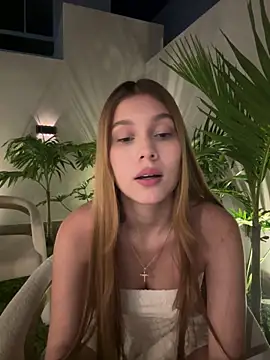 Snapshot of Nikii__ chatting on 06-16-26, 01:38 Nikii online show from 06-16-26, 01:38