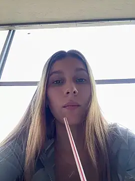 Snapshot of Nikii__ chatting on 02-21-26, 04:20 Nikii online show from 02-21-26, 04:20