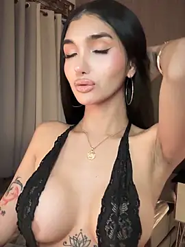 Snapshot of EmeraldGreyson chatting on 03-10-26, 09:02 EmeraldGreyson online show from 03-10-26, 09:02