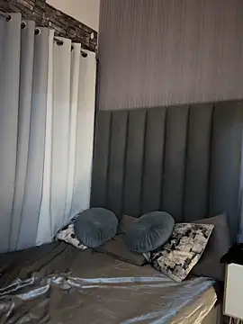 Snapshot of EmeraldGreyson chatting on 03-12-26, 09:24 EmeraldGreyson online show from 03-12-26, 09:24