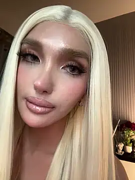 Snapshot of EmeraldGreyson chatting on 04-16-26, 08:59 EmeraldGreyson online show from 04-16-26, 08:59