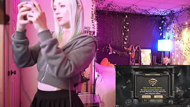 Snapshot of littlelune chatting on 10-05-25, 02:24 littlelune online show from 10-05-25, 02:24