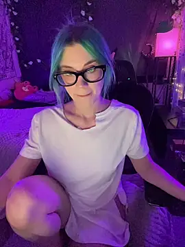 Snapshot of littlelune chatting on 07-20-26, 12:40 littlelune online show from 07-20-26, 12:40