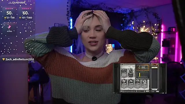 Snapshot of littlelune chatting on 11-17-25, 01:20 littlelune online show from 11-17-25, 01:20