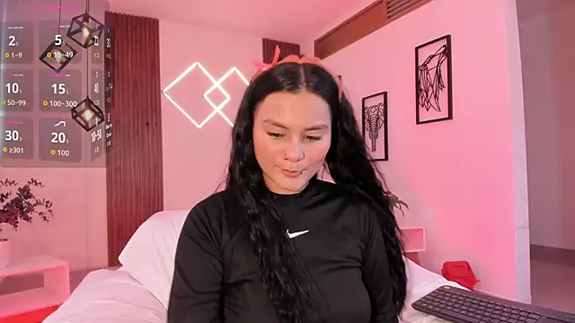 Miiaa jones online show from 12-16-25, 01:04