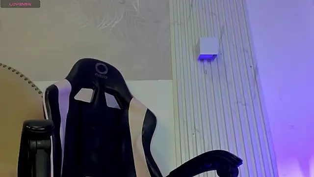 Melany  08 online show from 10-15-25, 02:43