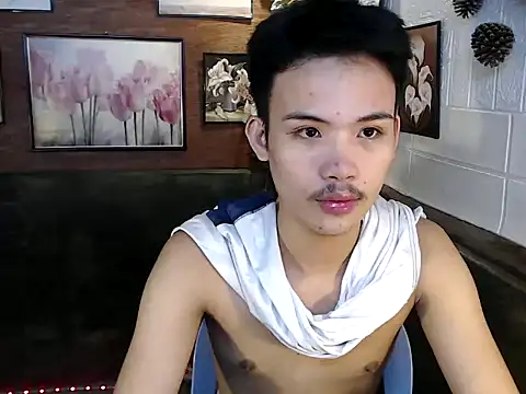 Snapshot of Urasiancumboix chatting on 10-09-25, 06:19 Urasiancumboix online show from 10-09-25, 06:19