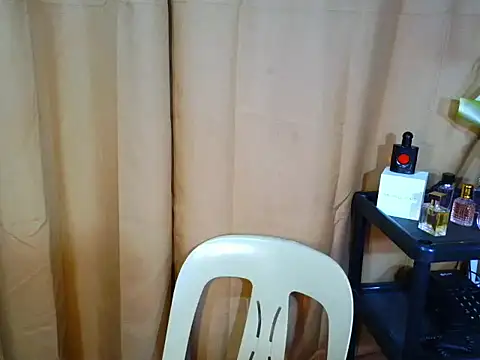 Snapshot of Urasiancumboix chatting on 11-23-25, 10:42 Urasiancumboix online show from 11-23-25, 10:42