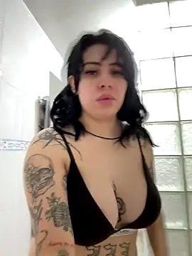 Snapshot of Draculona-666 chatting on 10-07-25, 03:40 Draculona-666 online show from 10-07-25, 03:40