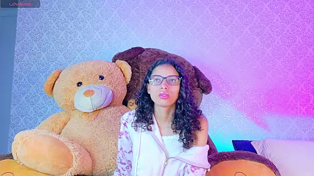 Snapshot of BeccaReedd chatting on 10-22-25, 10:58 BeccaReedd online show from 10-22-25, 10:58