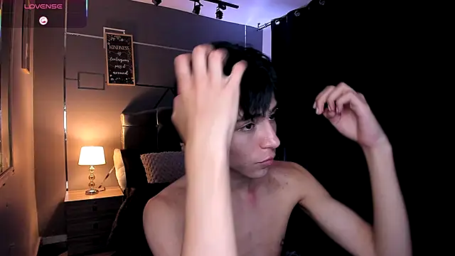 Snapshot of Christopher_77 chatting on 09-13-25, 08:20 Christopher 77 online show from 09-13-25, 08:20