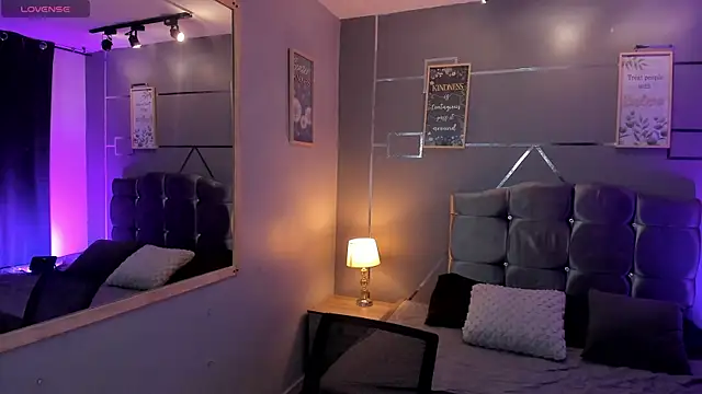 Snapshot of Christopher_77 chatting on 10-22-25, 12:59 Christopher 77 online show from 10-22-25, 12:59